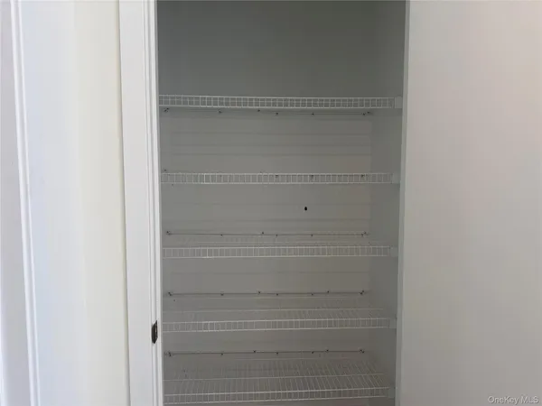 $1,700 | 5 Colonial Drive, Unit 4, Wappingers Falls, NY 12590