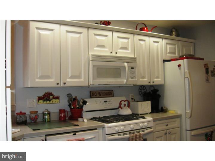 528 River Drive Riverside, NJ 08075 - Photo 4 of 24 Kitchen