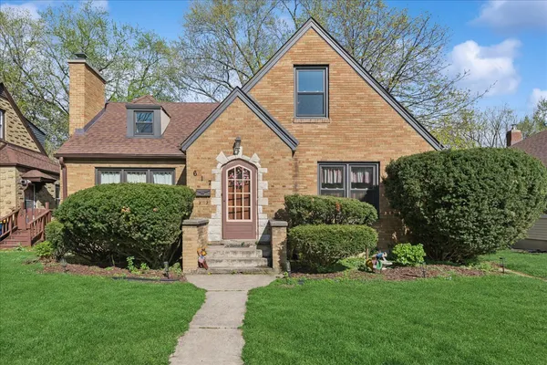 $350,000 | 617 Lavoie Avenue, Elgin, IL 60120