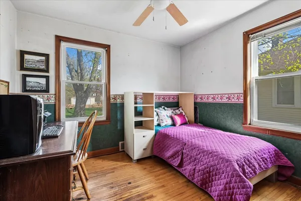 $350,000 | 617 Lavoie Avenue, Elgin, IL 60120