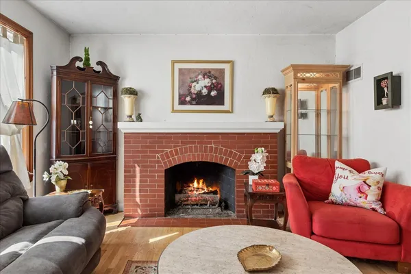 $350,000 | 617 Lavoie Avenue, Elgin, IL 60120