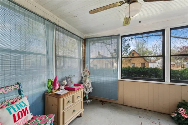 $350,000 | 617 Lavoie Avenue, Elgin, IL 60120