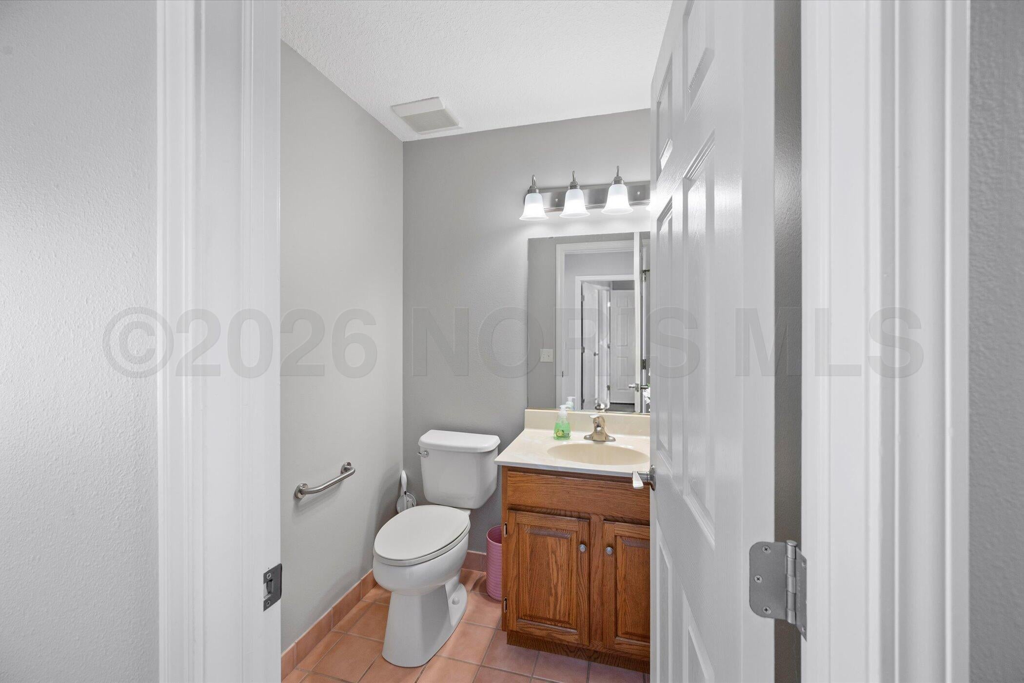 7645 Yawberg Road Whitehouse, OH 43571 - Photo 29 of 79 Downstairs guest bathroom