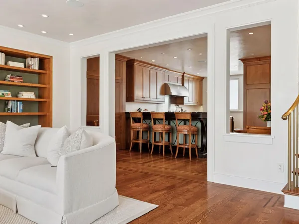 $2,175,000 | 2683 Lake Of The Isles Parkway East, Minneapolis, MN 55408