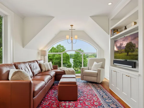 $2,175,000 | 2683 Lake Of The Isles Parkway East, Minneapolis, MN 55408