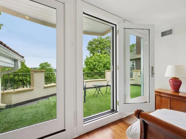 $2,175,000 | 2683 Lake Of The Isles Parkway East, Minneapolis, MN 55408