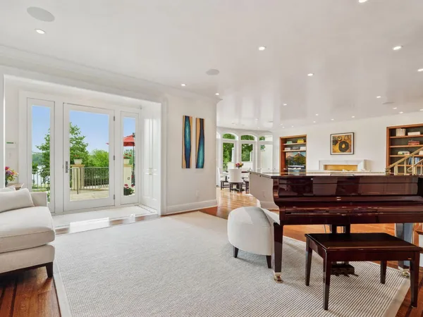 $2,175,000 | 2683 Lake Of The Isles Parkway East, Minneapolis, MN 55408