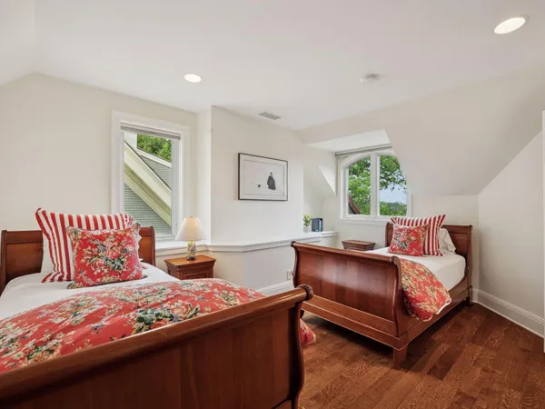 $2,175,000 | 2683 Lake Of The Isles Parkway East, Minneapolis, MN 55408