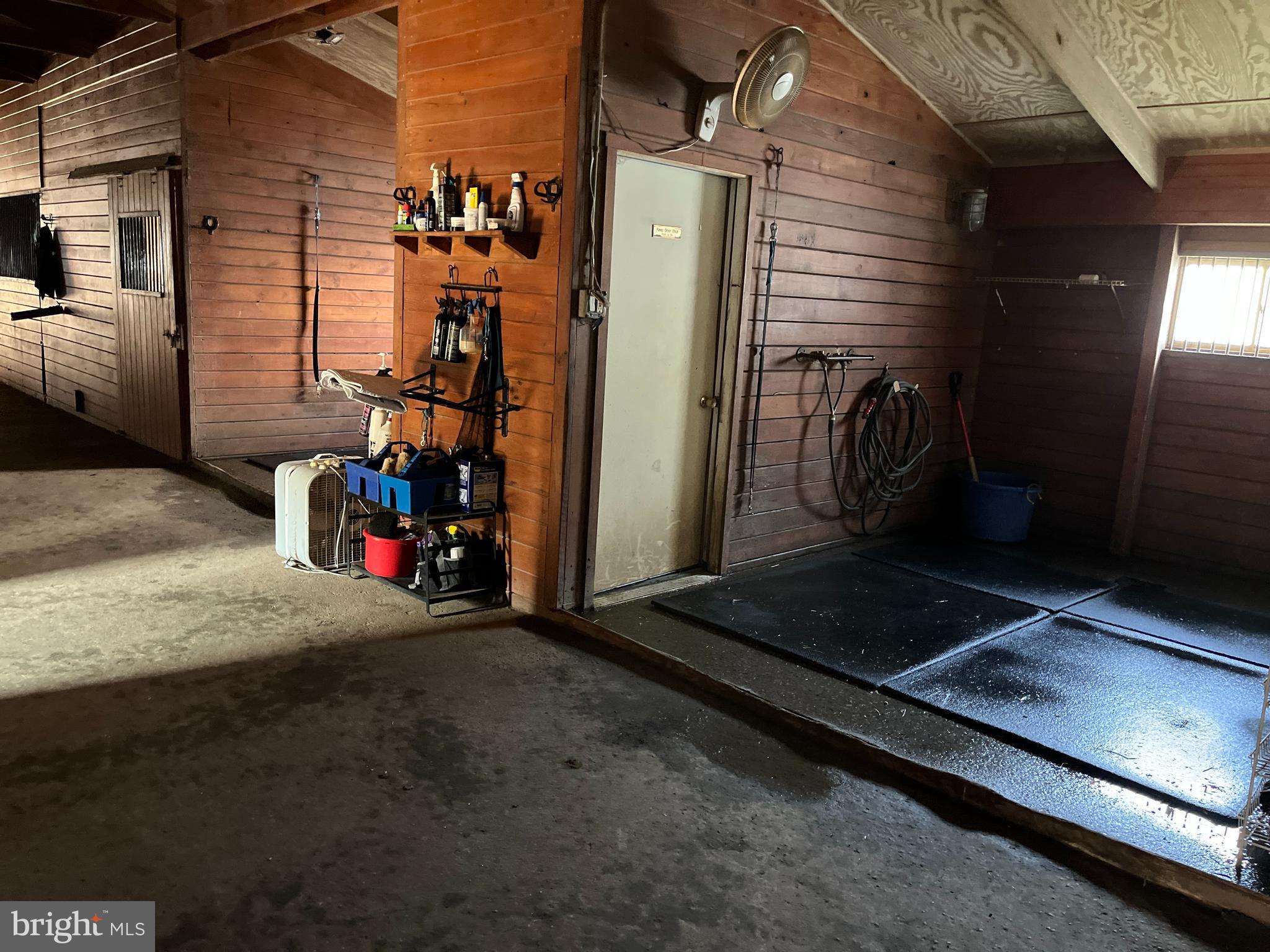 8555 John S Mosby Highway Upperville, VA 20184 - Photo 17 of 26