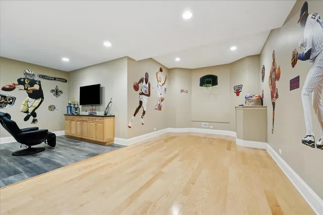 a view of a garden with a tree