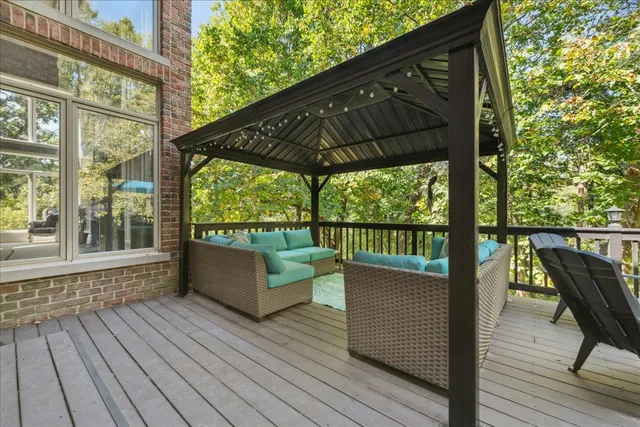 a picture of a bathroom