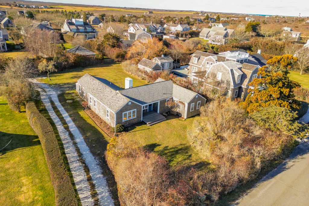 34 Baxter Road Nantucket, MA 02554 - Photo 3 of 31 Gallery Image 3