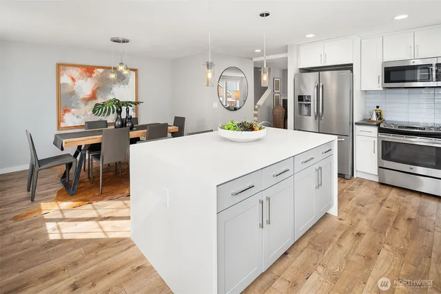 $999,000 | 3046 128th Avenue Southeast, Unit 30, Bellevue, WA 98005