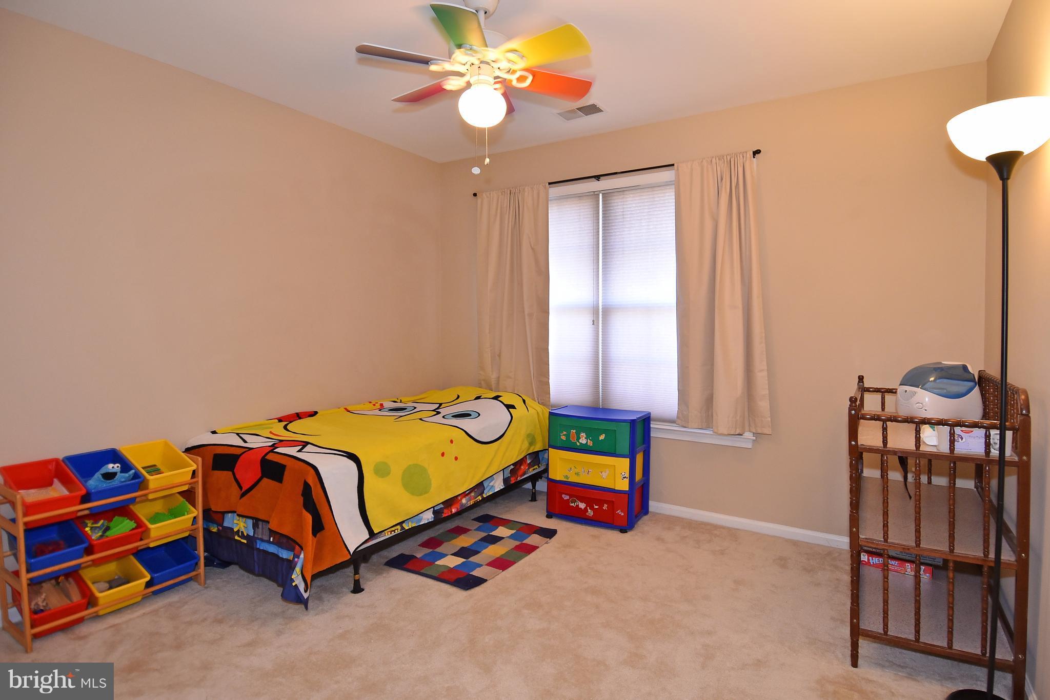 20677 Riptide Square Sterling, VA 20165 - Photo 17 of 26 Second bedroom