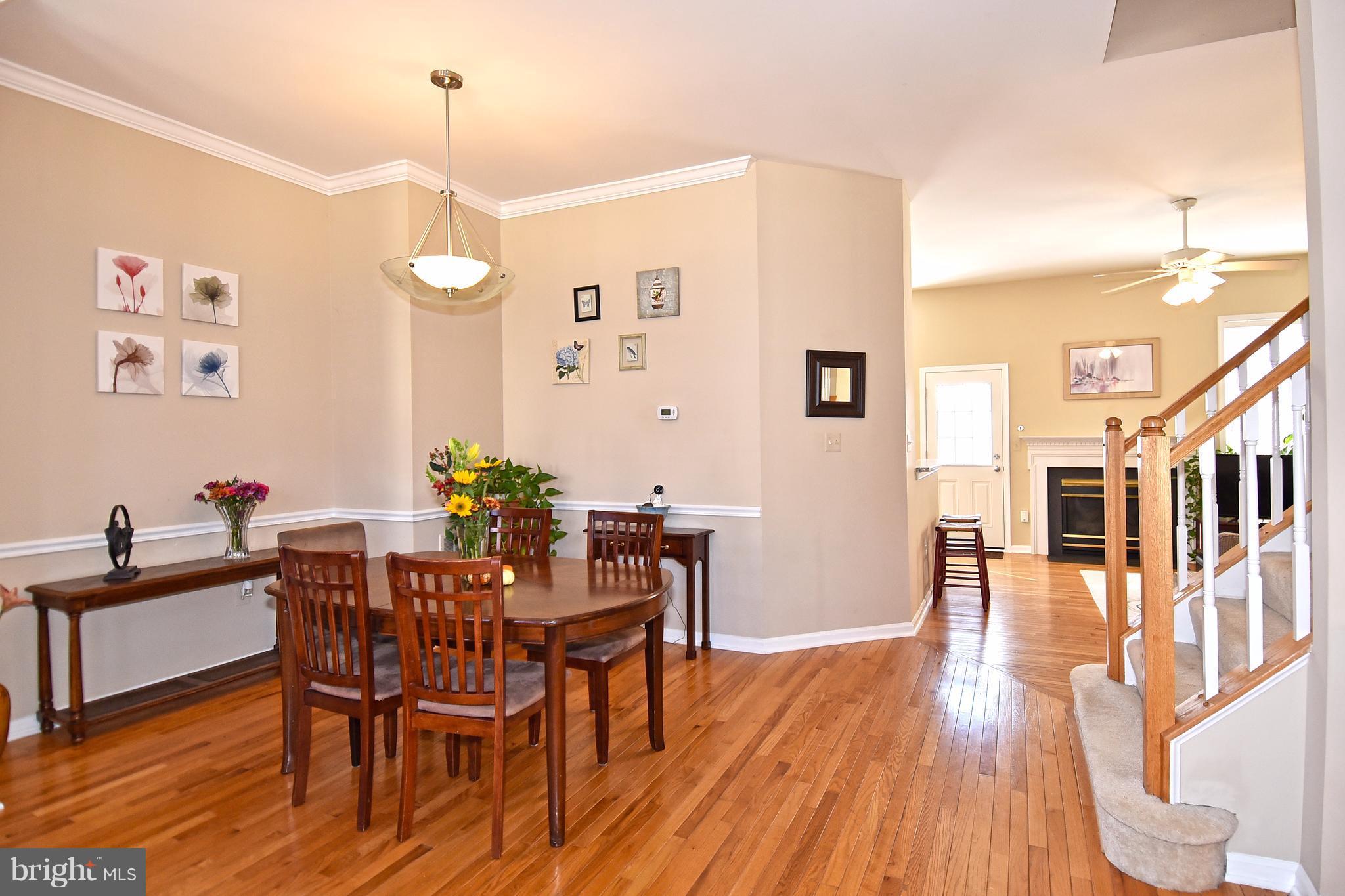 20677 Riptide Square Sterling, VA 20165 - Photo 4 of 26 Spacious dining room