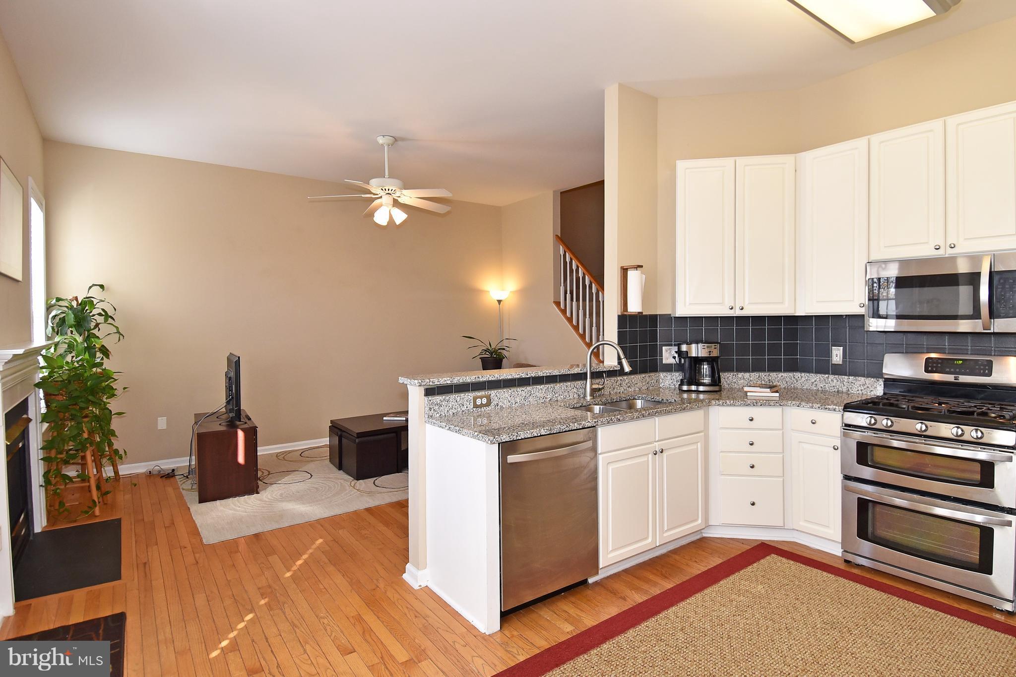 20677 Riptide Square Sterling, VA 20165 - Photo 8 of 26 Sunny and bright.
