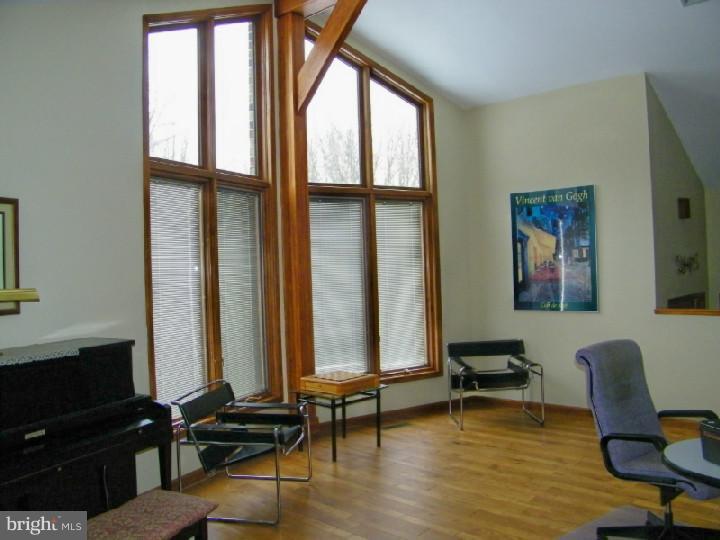 163 Bitting Road Alburtis, PA 18011 - Photo 14 of 21 Living Room