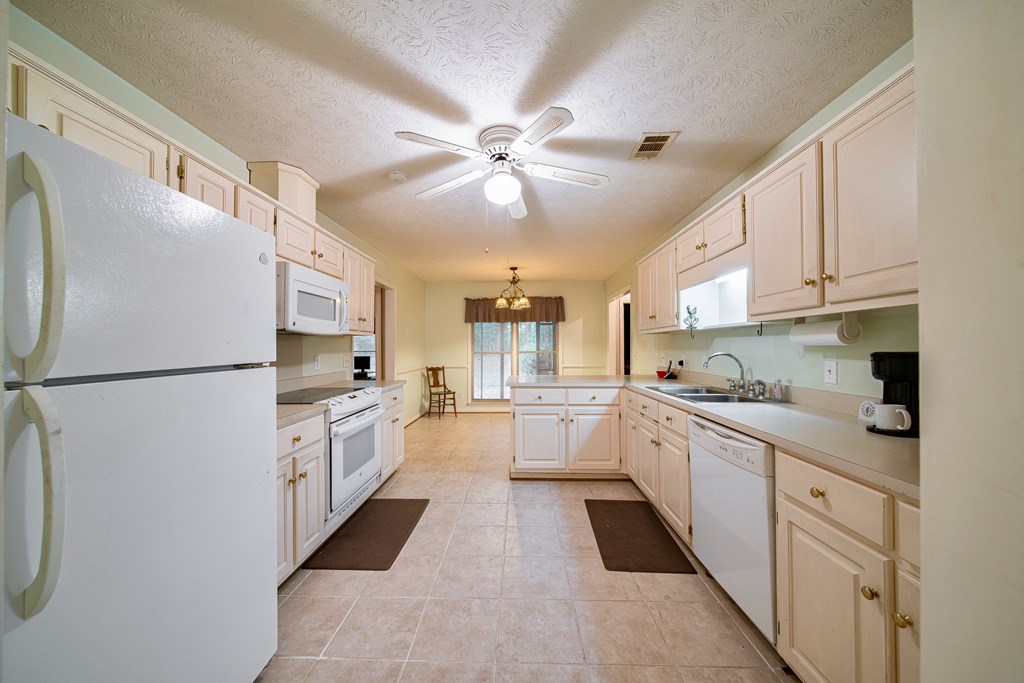 1380 Plantation Creek Road Fortson, GA 31808 - Photo 16 of 45 Kitchen
