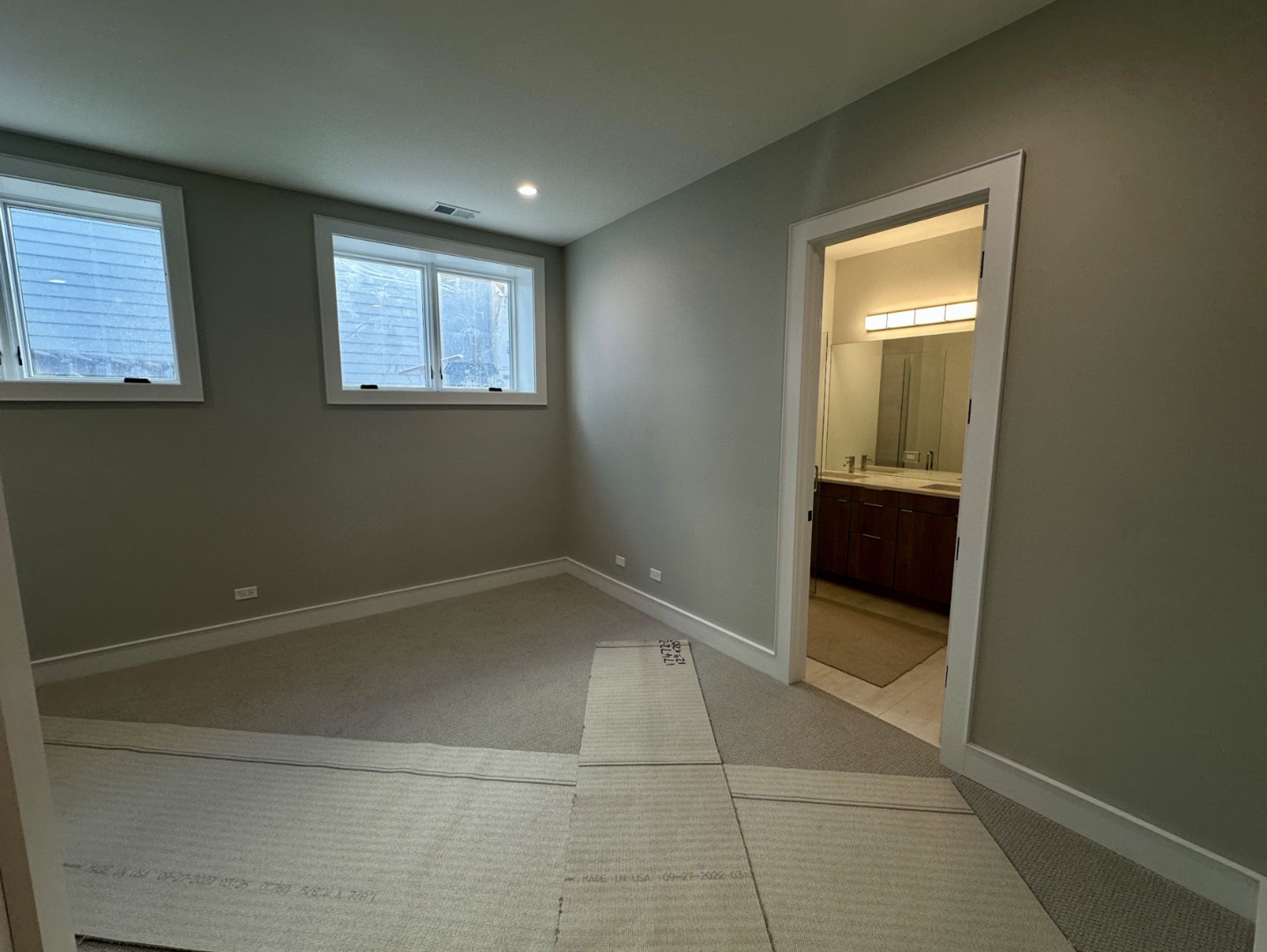 4243 North Damen Avenue, Unit 1R Chicago, IL 60618 - Photo 29 of 38 a view of an empty room with closet and a window