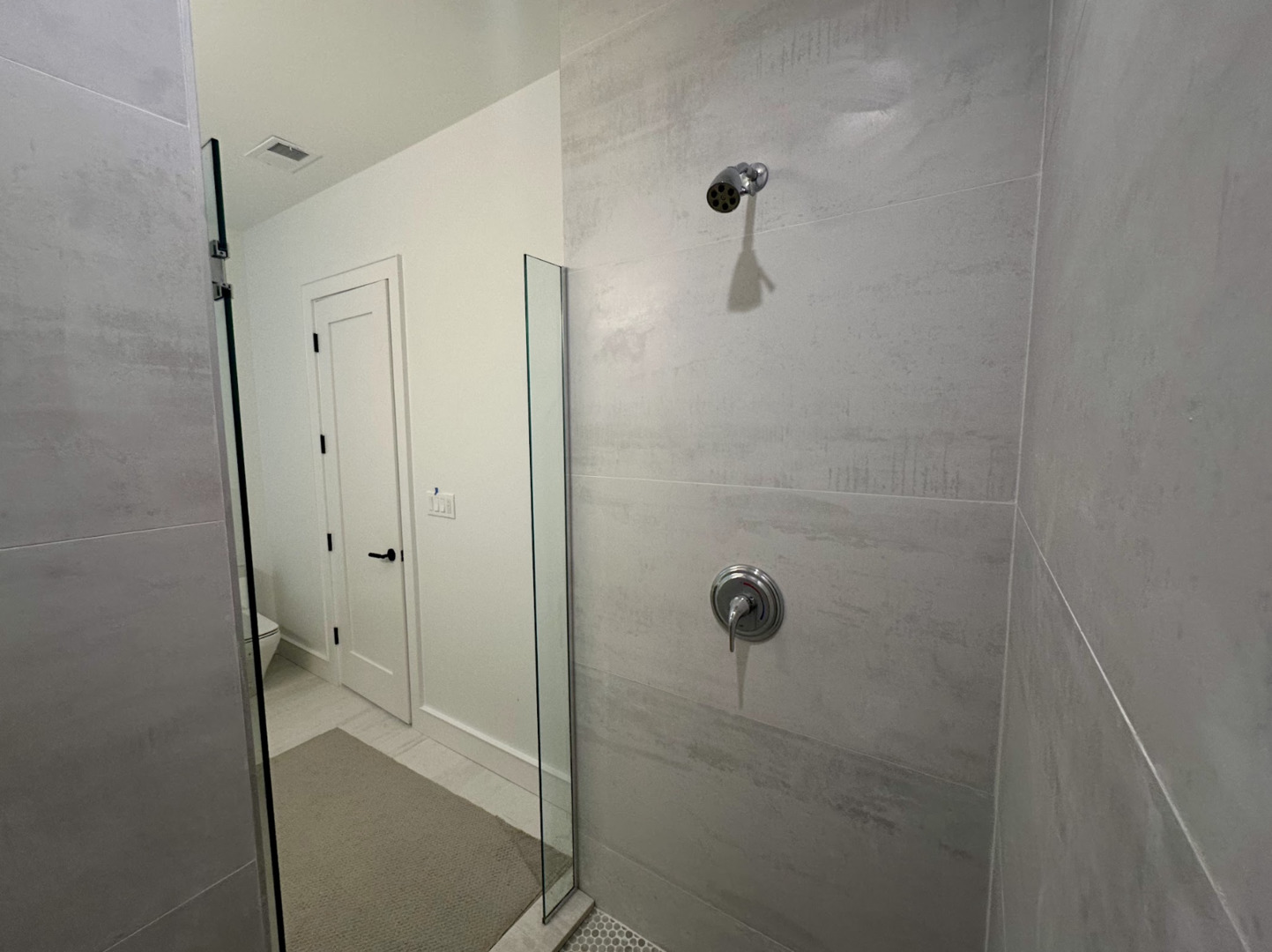 4243 North Damen Avenue, Unit 1R Chicago, IL 60618 - Photo 35 of 38 a bathroom with a shower