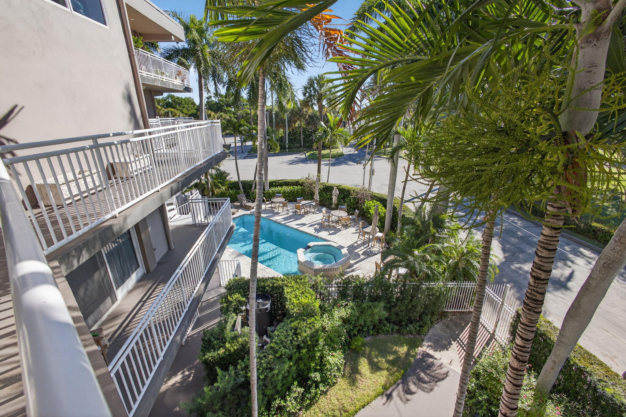 129 South Golfview Road, Unit 7 Lake Worth Beach, FL 33460 - Photo 49 of 79 a view of balcony with furniture