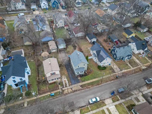 $290,000 | 544 Charles Street, Aurora, IL 60506