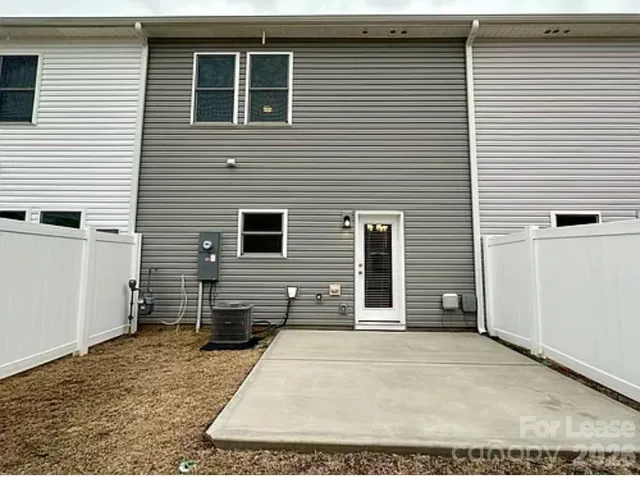 a view of entrance of the house