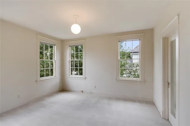 $4,200 | 5512 St Charles Avenue, New Orleans, LA 70115