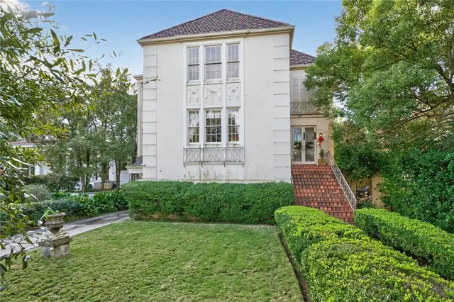 $4,200 | 5512 St Charles Avenue, New Orleans, LA 70115