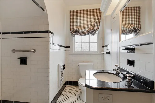 $4,200 | 5512 St Charles Avenue, New Orleans, LA 70115