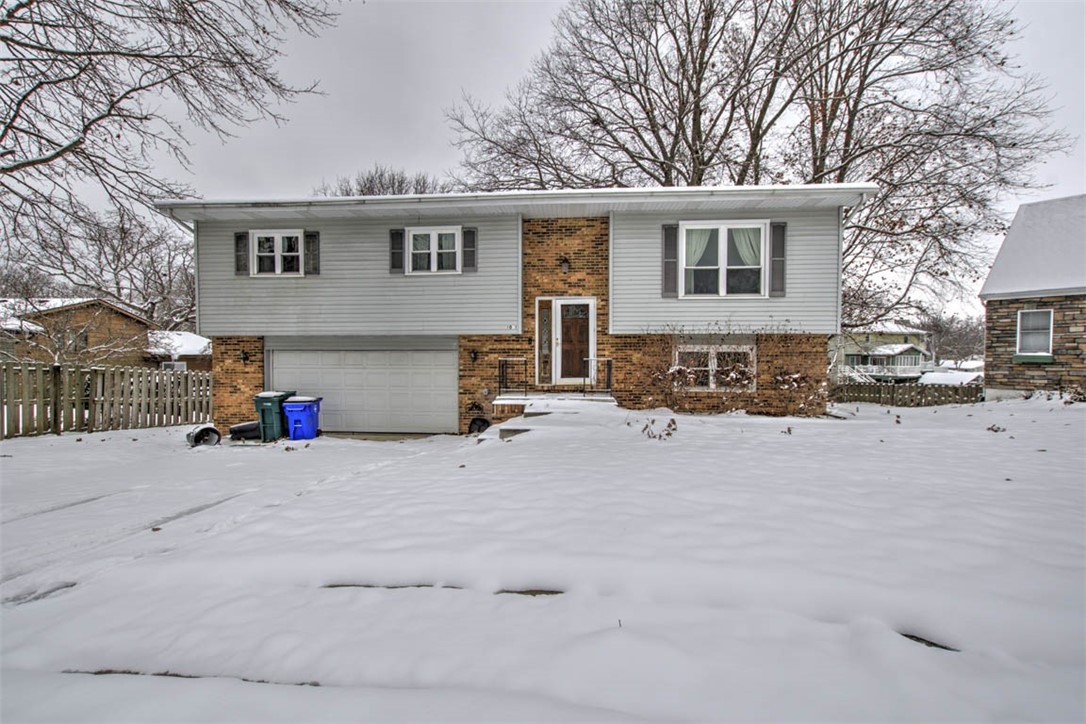 1051 Valley View Court Decatur, IL 62522 - Photo 1 of 27 Gallery Image 1