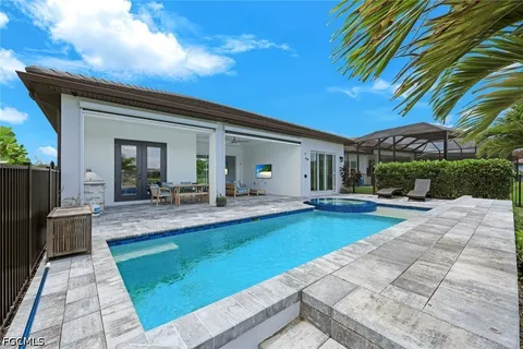 $1,140,000 | 3697 Sapphire Cove Circle, Naples, FL 34114