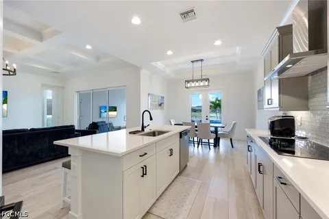 $1,140,000 | 3697 Sapphire Cove Circle, Naples, FL 34114