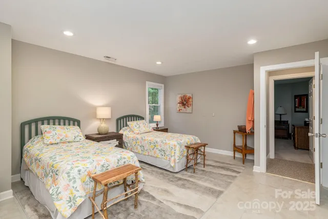 $862,500 | 106 Chancery Court, Flat Rock, NC 28731