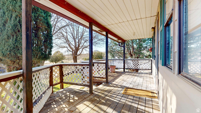 2000 Anderson Jct Road Toquerville, UT 84774 - Photo 4 of 45 Covered entry and deck.