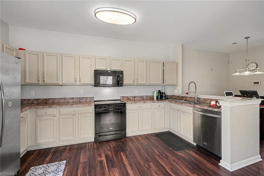 3813 Tarrant Trace Circle High Point, NC 27265 - Photo 8 of 27