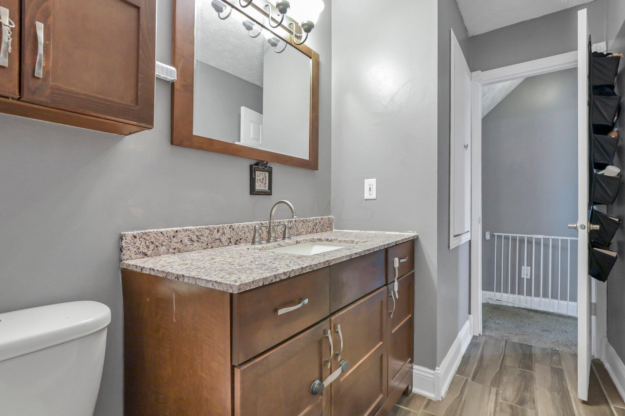 3035 Rivercliff Road Columbus, OH 43223 - Photo 16 of 47 16-web-or-mls-IMG_5498