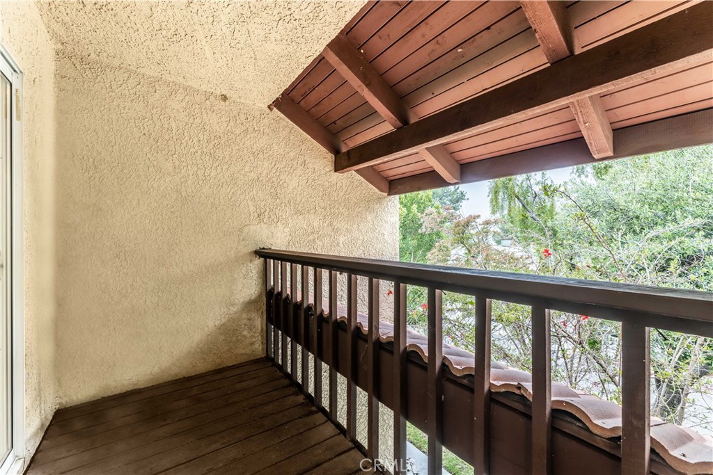 7953 Vía Latina Burbank, CA 91504 - Photo 24 of 30 a view of a porch
