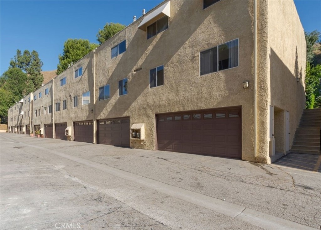 7953 Vía Latina Burbank, CA 91504 - Photo 27 of 30