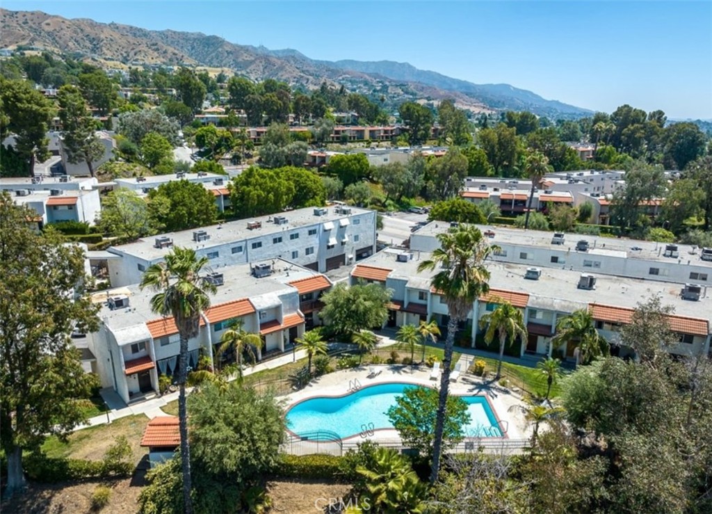 7953 Vía Latina Burbank, CA 91504 - Photo 29 of 30 a view of a city