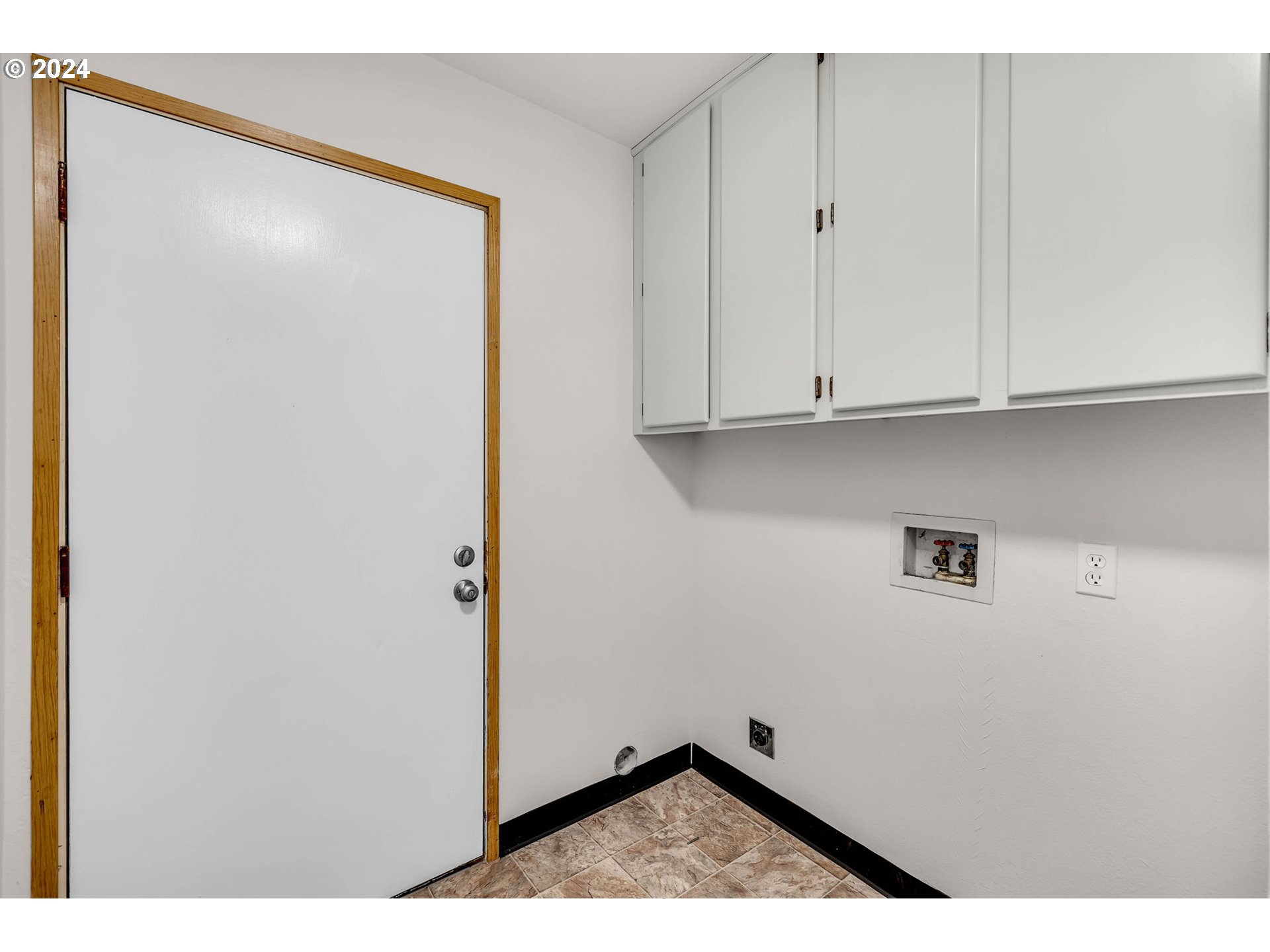 902 Pioneer Street, Unit 910 Ridgefield, WA 98642 - Photo 26 of 31 a view of utility room