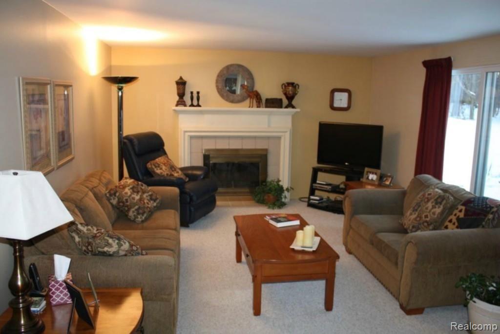 1700 North Fairview Lane Rochester, MI 48306 - Photo 7 of 26 Family Room