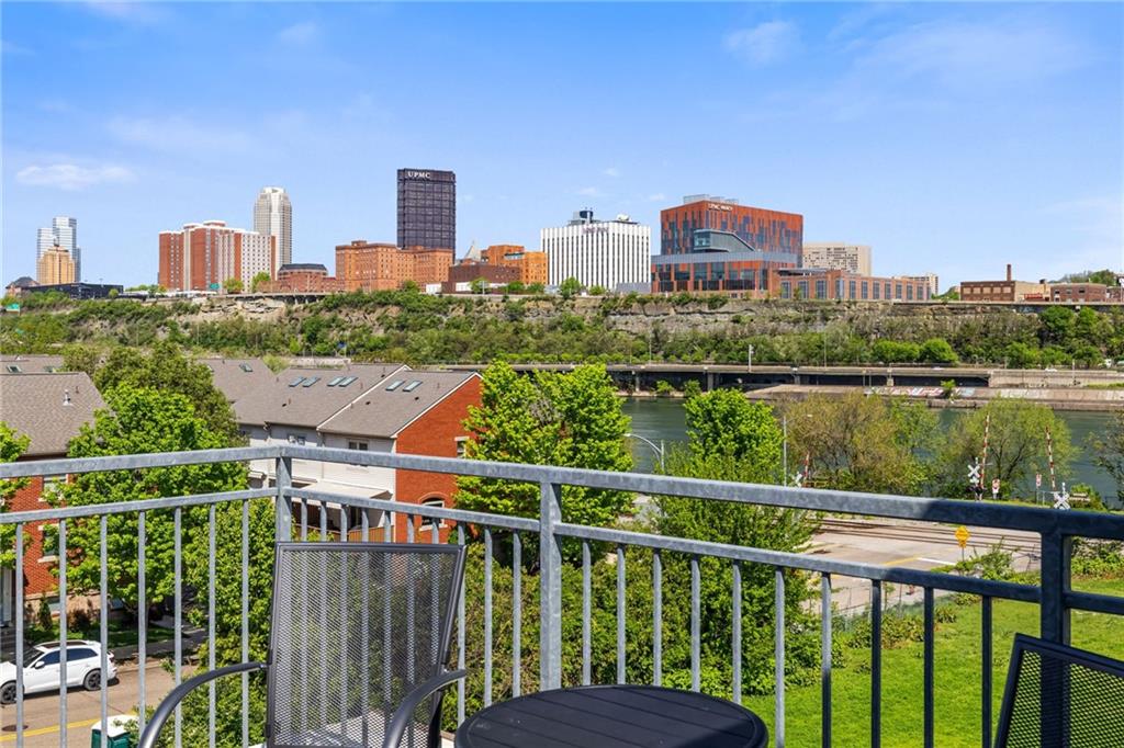 1850 Riverside Mews Pittsburgh, PA 15203 - Photo 2 of 35
