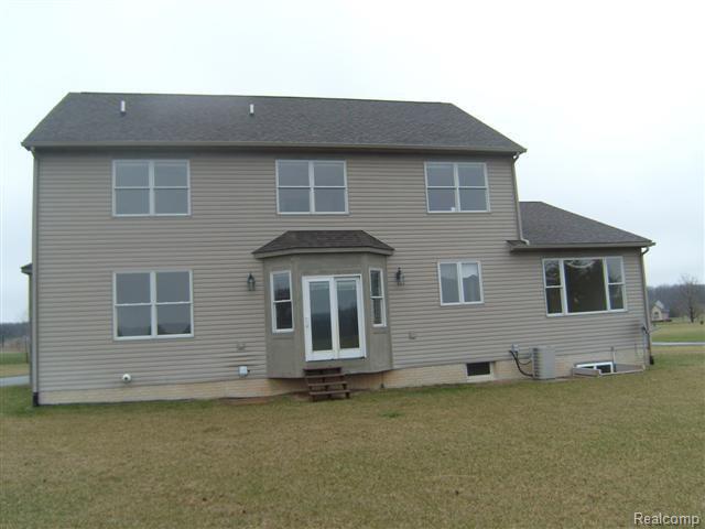 8507 Trail Ridge Dexter, MI 48130 - Photo 22 of 23 8507 REAR