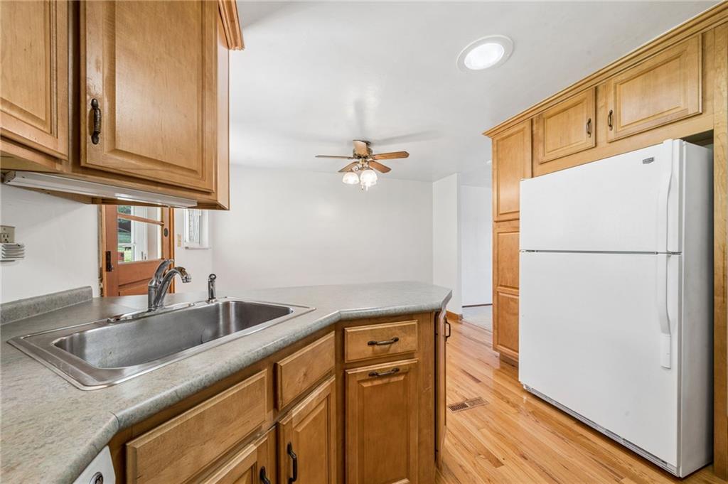 609 Brightberry Road Monroeville, PA 15146 - Photo 7 of 36