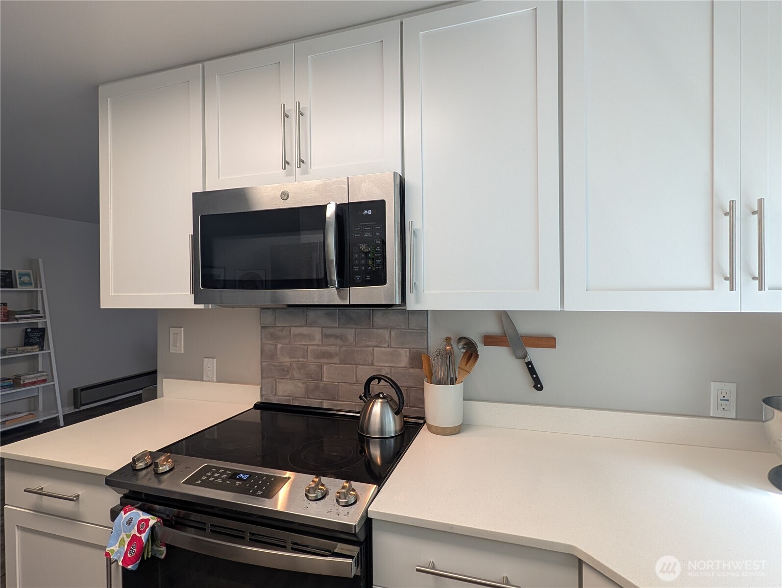 1729 18th Avenue, Unit 201 Seattle, WA 98122 - Photo 10 of 19 Gallery Image 10