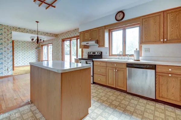 $339,000 | 968 New Scotland Road, Albany, NY 12208