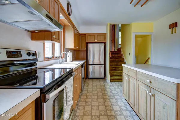 $339,000 | 968 New Scotland Road, Albany, NY 12208