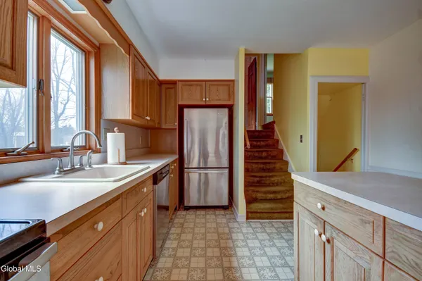 $339,000 | 968 New Scotland Road, Albany, NY 12208