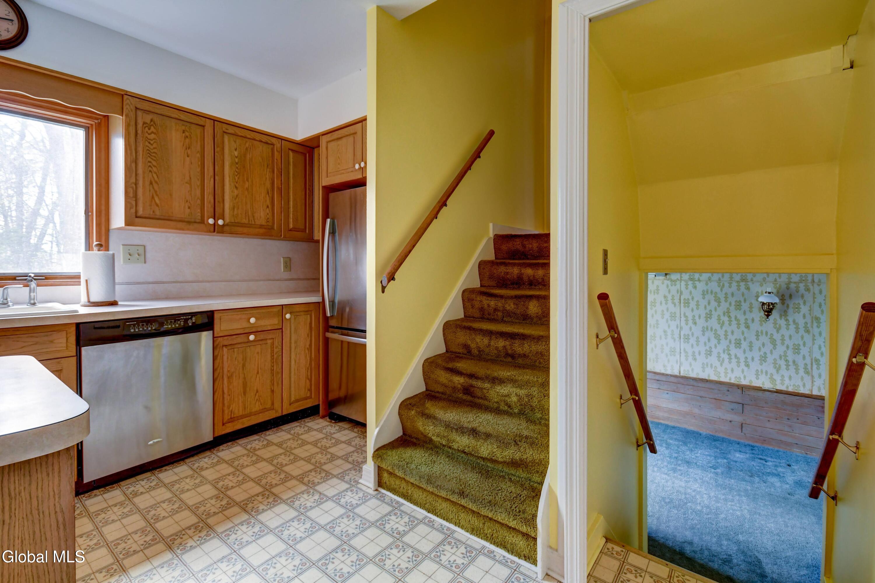 968 New Scotland Road Albany, NY 12208 - Photo 43 of 89 968-36